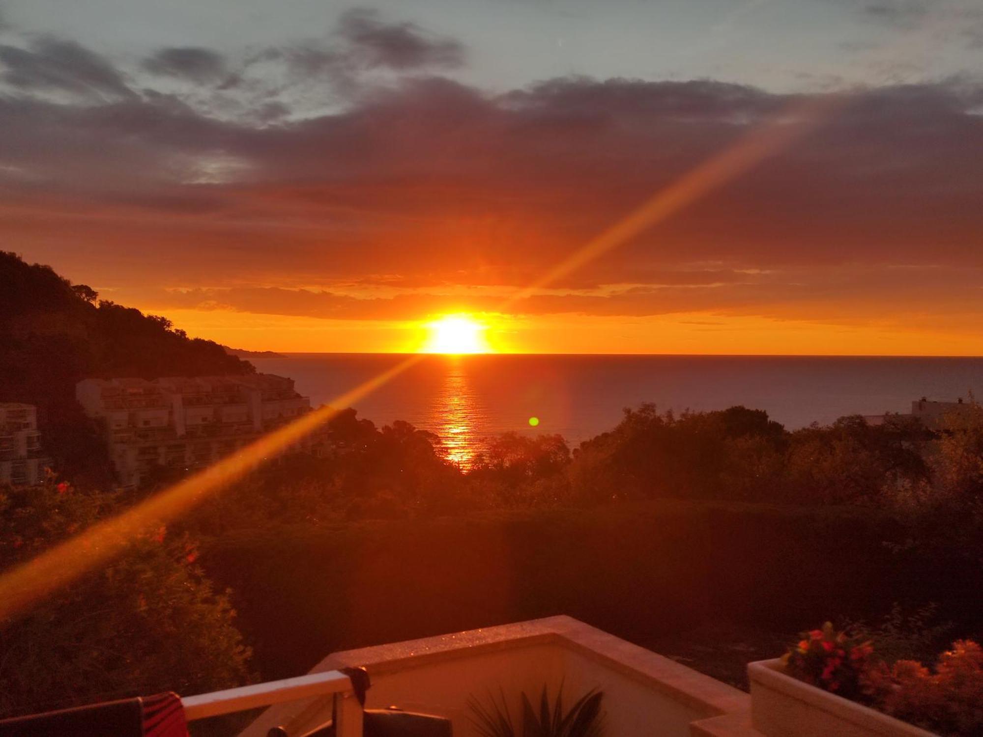 Apartamento Con Piscina - Tossa - Magnificas Vistas Al Mar Girona Kültér fotó